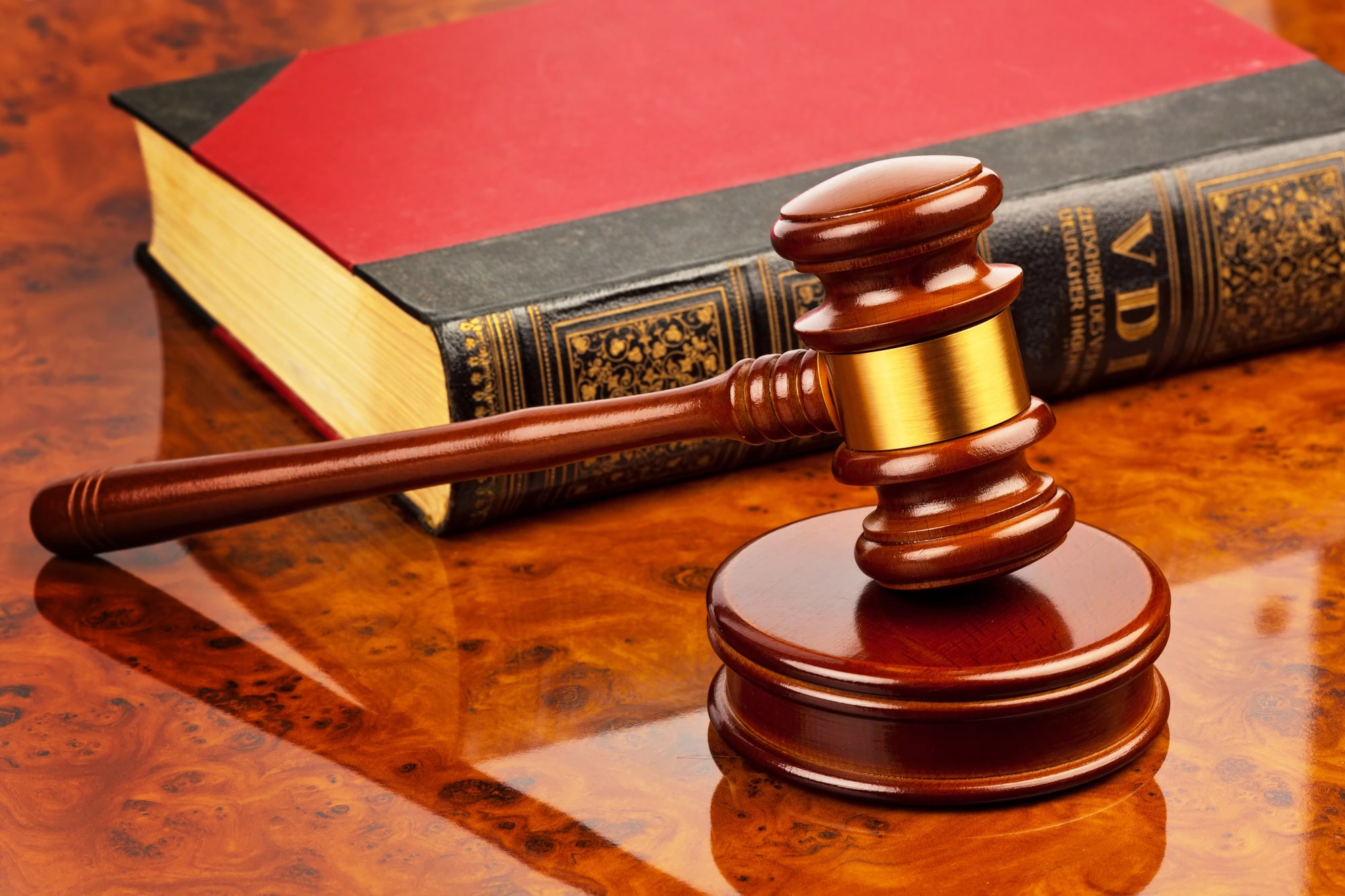 divorce lawyer